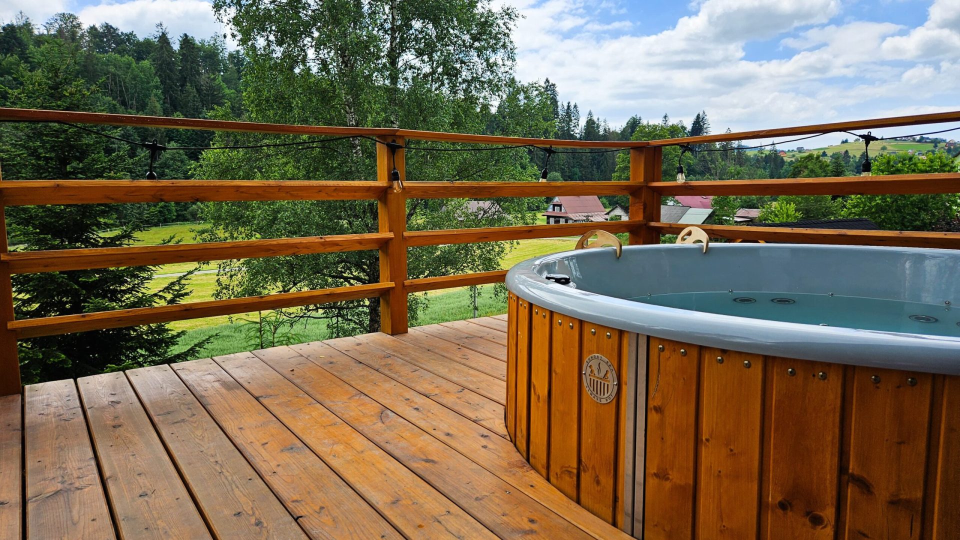 Apartament Ziemia - taras z jacuzzi